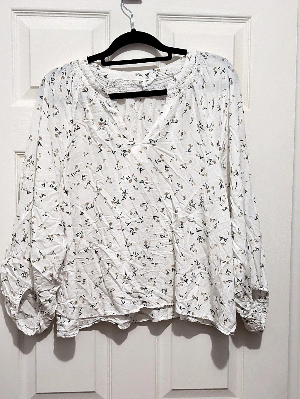 Reitmans Floral Long Sleeve Blouse in White & Black